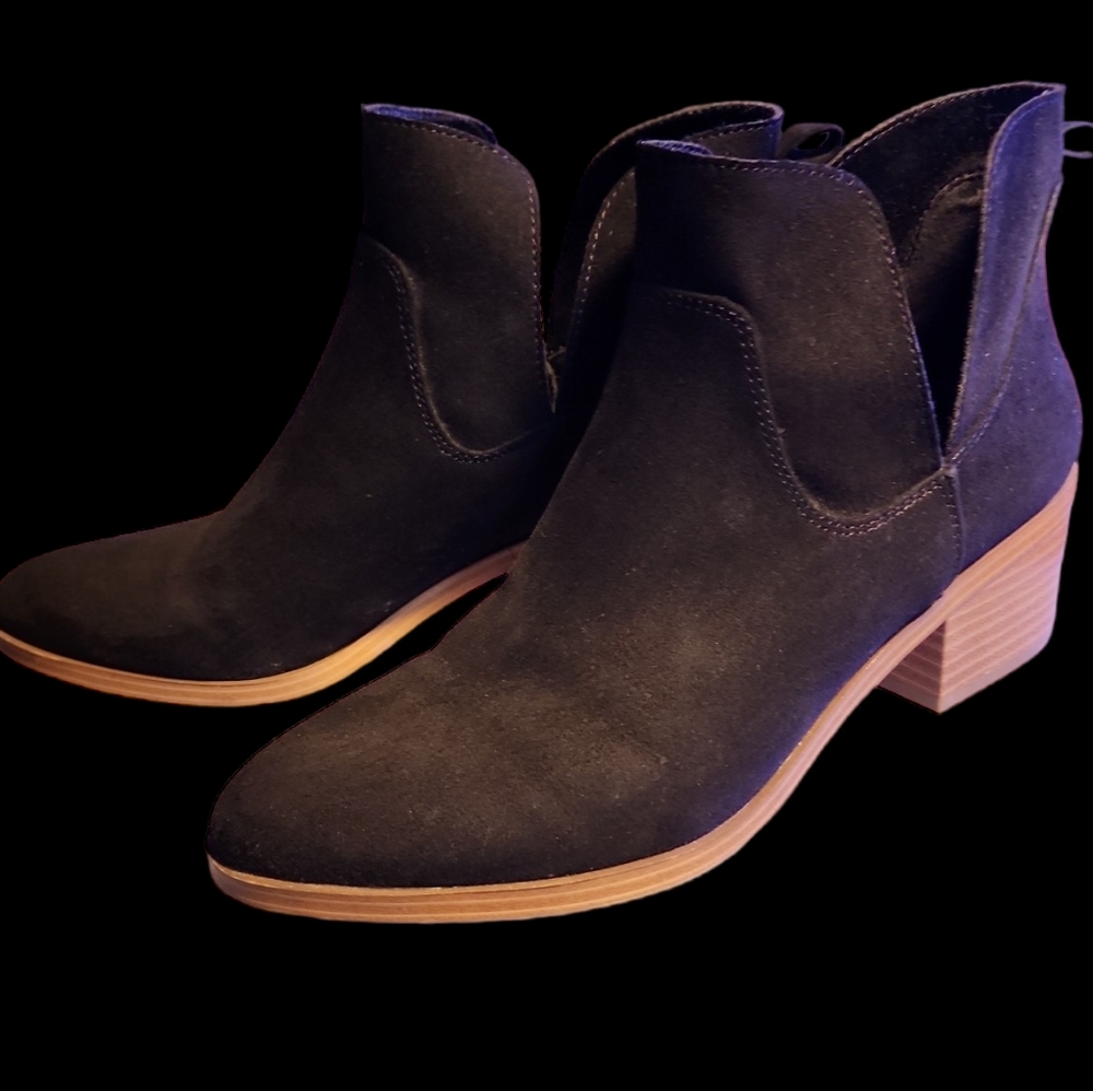 Fergalicious ankle booties size 6.5